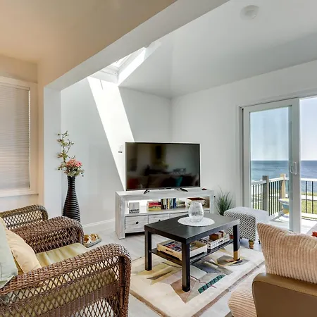 Oceanfront Cottage On Cape Cod Bay With Game Room